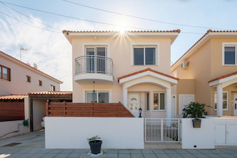 Retiring in Cyprus